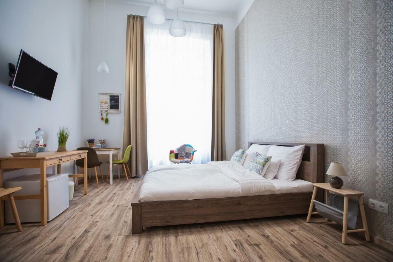 Passage 2 Bed & Breakfast *